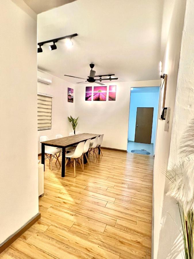 Raees Homestay Kampong Tanjong Minyak Exteriör bild